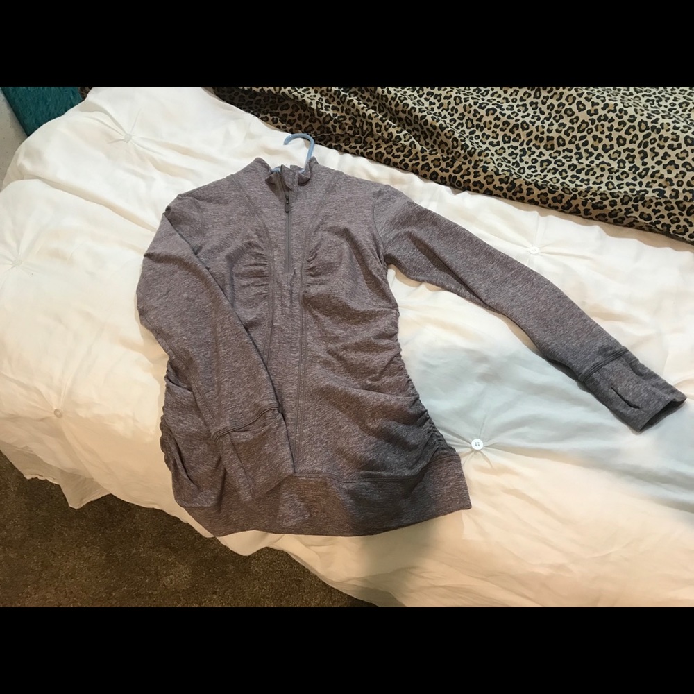 ⭐️🔥SALE🔥⭐️ Lululemon pullover - Picture 2 of 8